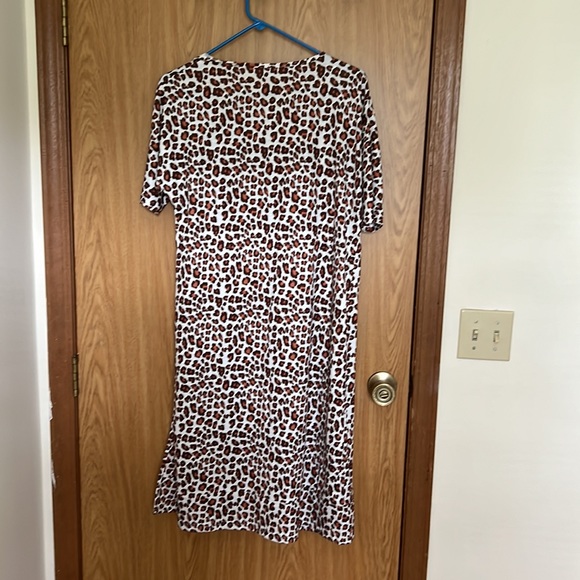 Jamby Styles Size Large Lightweight Cardigan Leopard Print - Picture 2 of 2